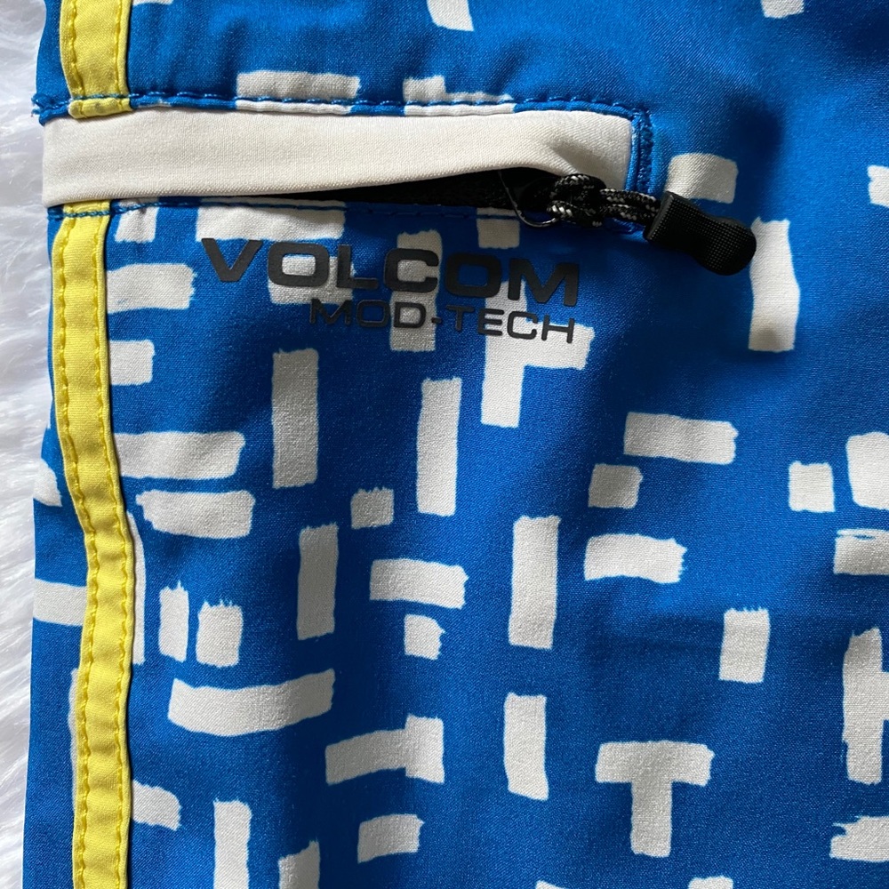 Volcom Mod Tech Board Shorts - image 4